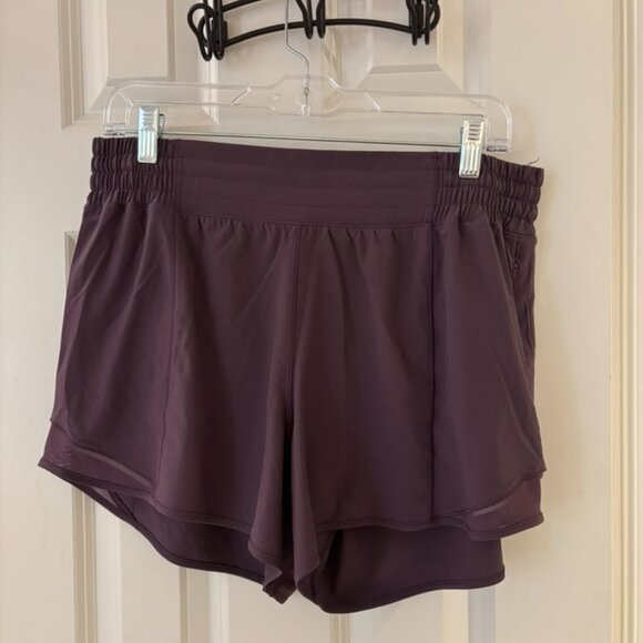 Lululemon Hotty Hot High-Rise Lined Short 4" | Size 10 - Picture 6 of 11